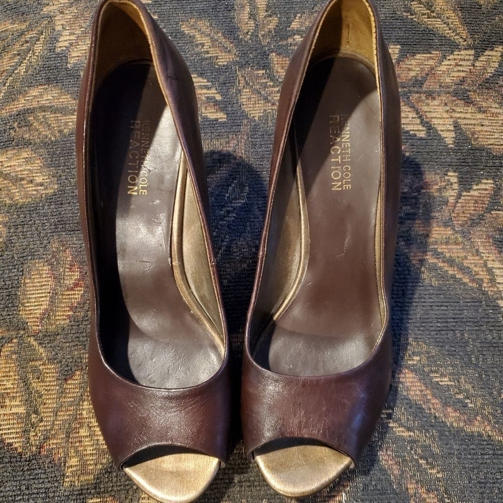 Kenneth Cole Brown Peep Toe Heels